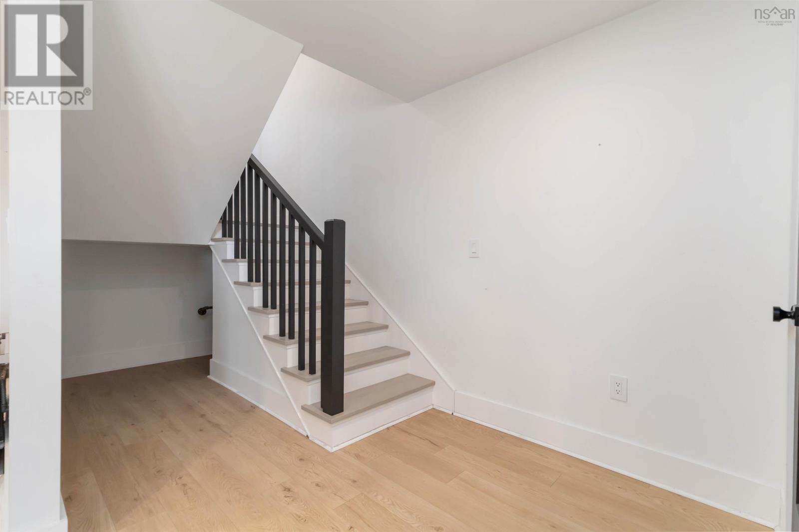 Property 21 of 51 of 105 Janda Crescent