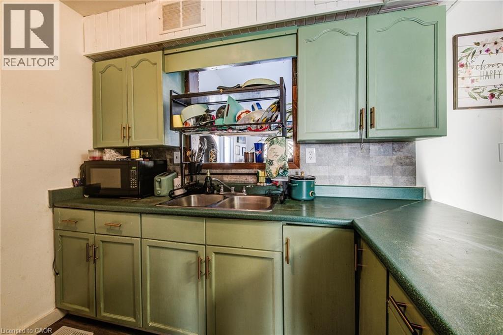 393 ODLUM DRIVE - 9