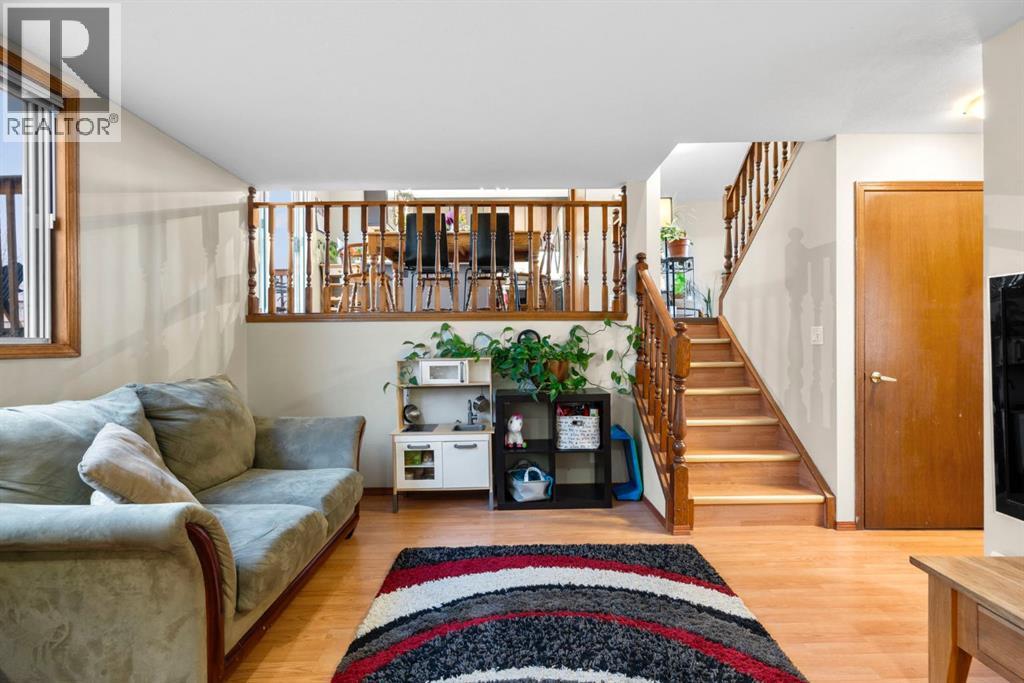 10 Carolina Drive West, Cochrane