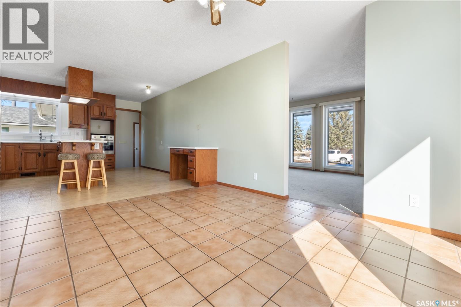 22 BLAKE CRESCENT - 12