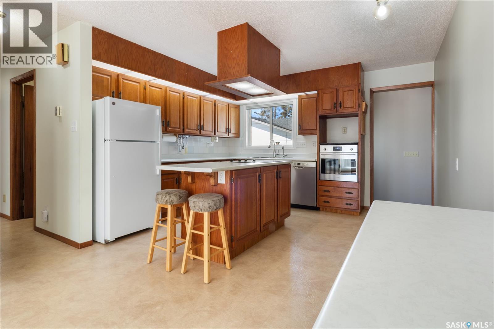 22 BLAKE CRESCENT - 13