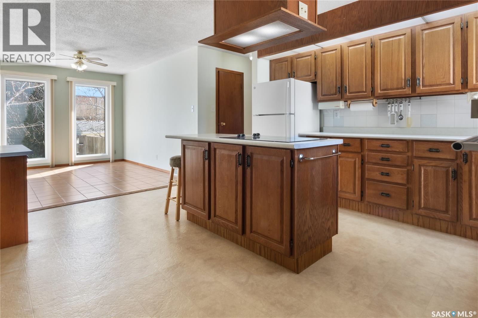 22 BLAKE CRESCENT - 15