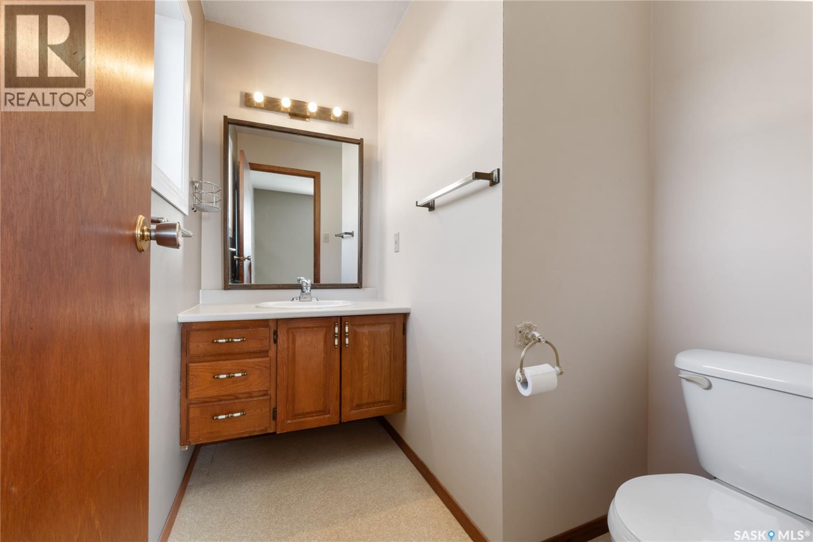 22 BLAKE CRESCENT - 22