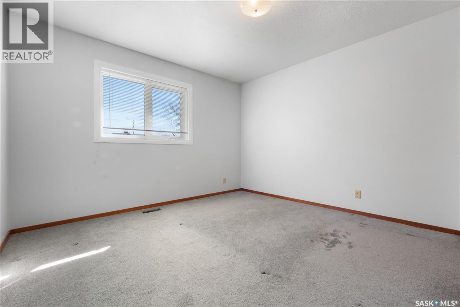 22 BLAKE CRESCENT - 23