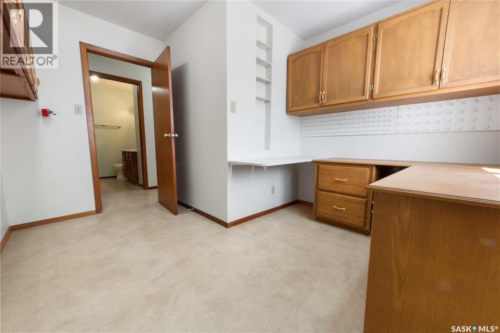 22 BLAKE CRESCENT - 25