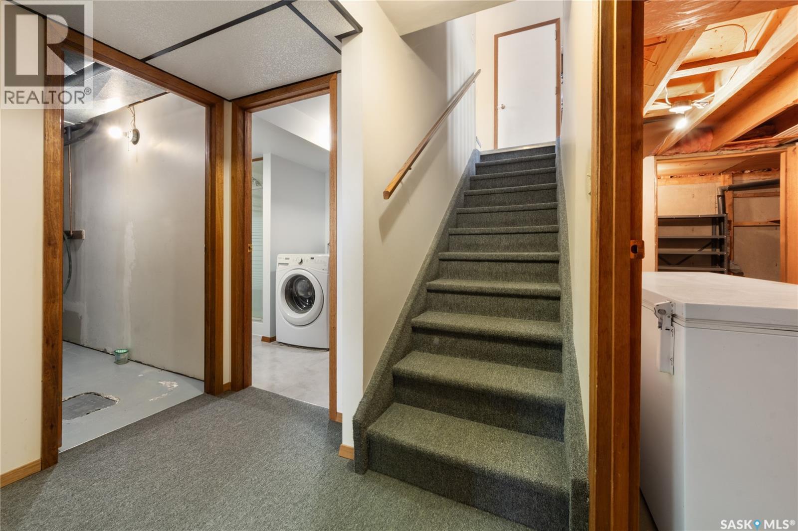 22 BLAKE CRESCENT - 29