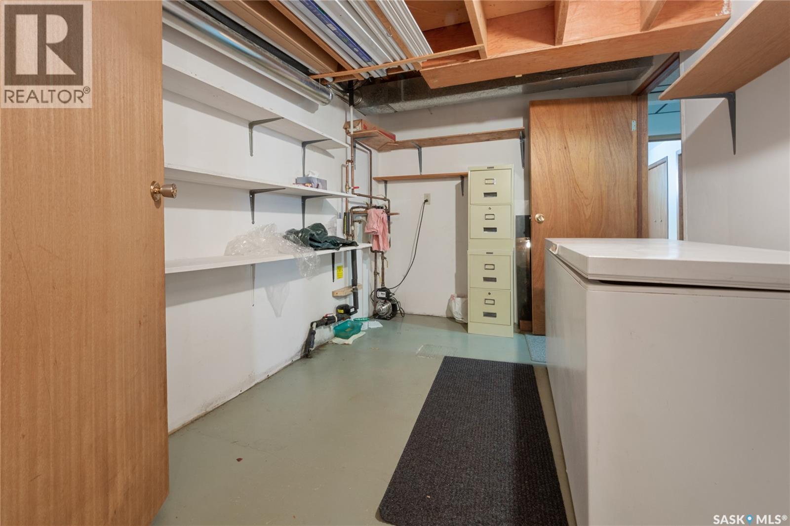 22 BLAKE CRESCENT - 40