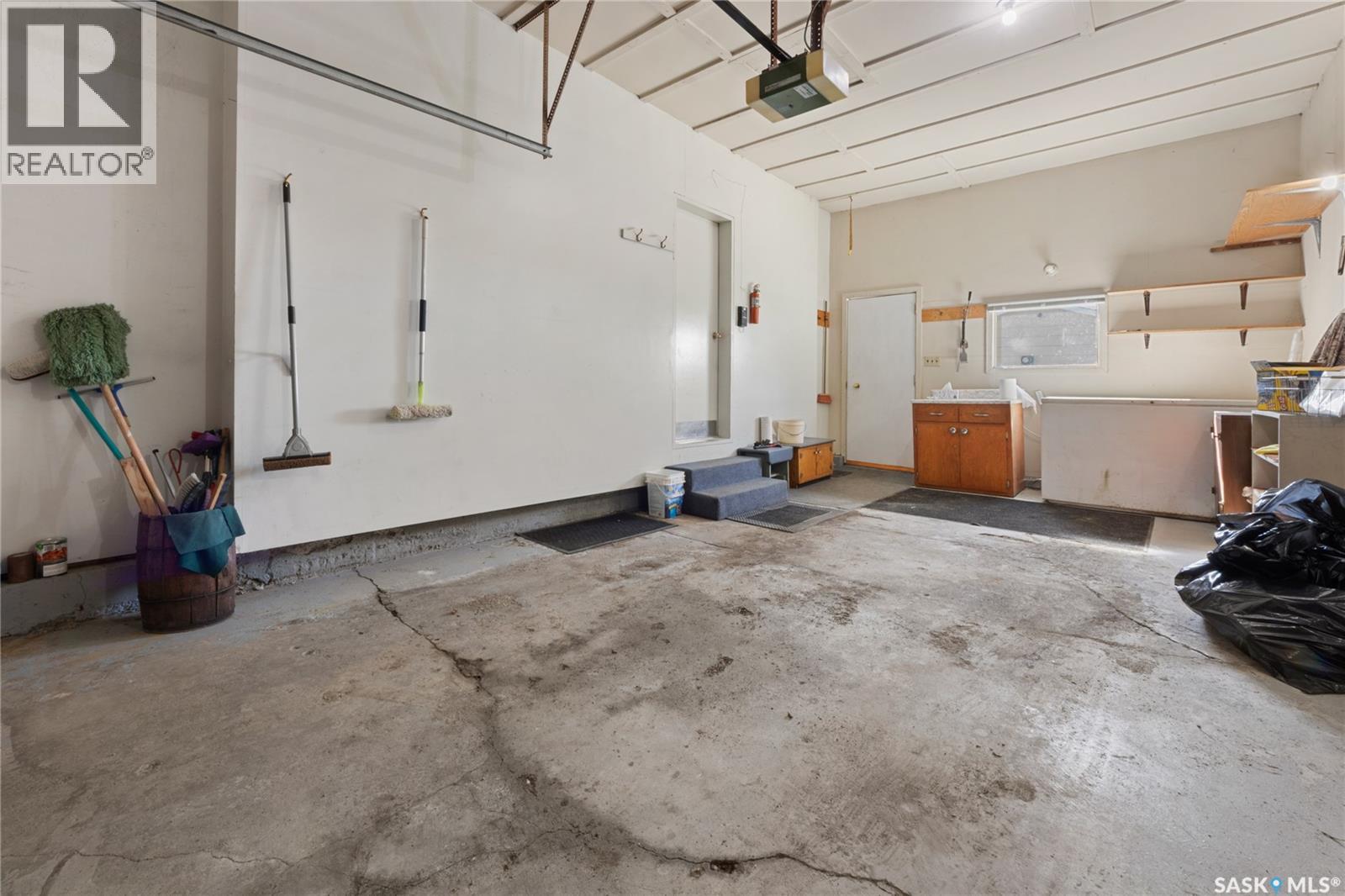 22 BLAKE CRESCENT - 41