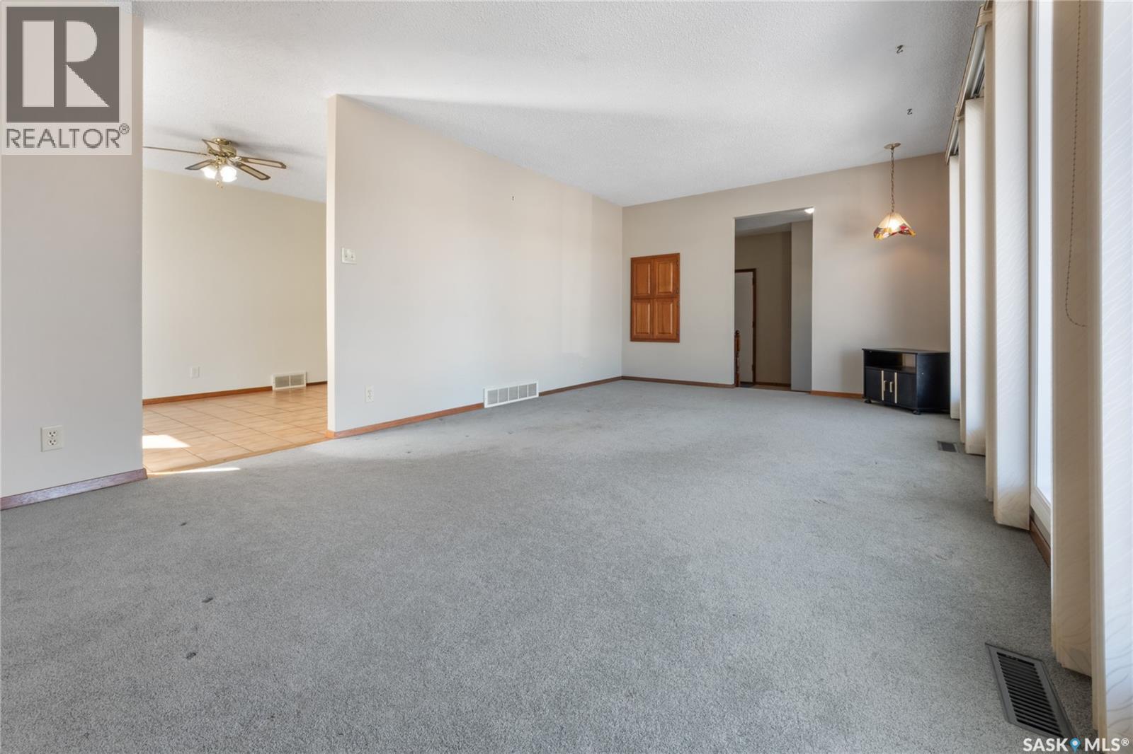 22 BLAKE CRESCENT - 9