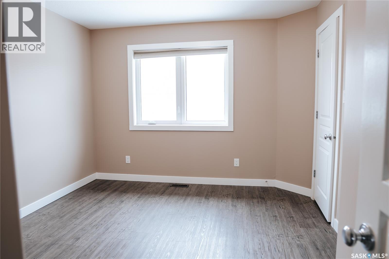 165 MCINTYRE STREET N - 13