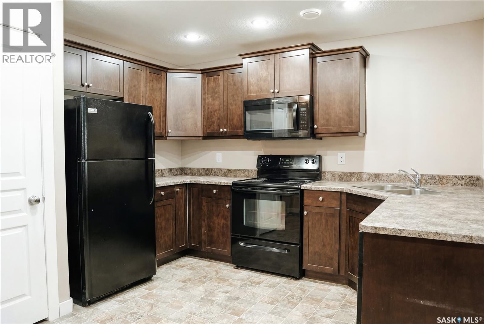 165 MCINTYRE STREET N - 17