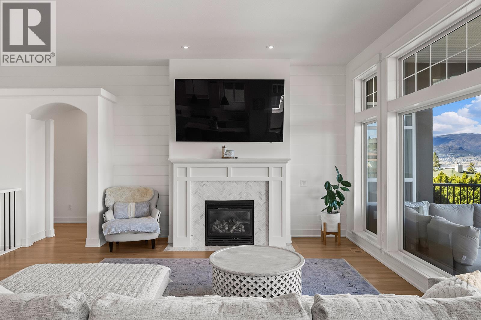 629 Almandine Court, Kelowna