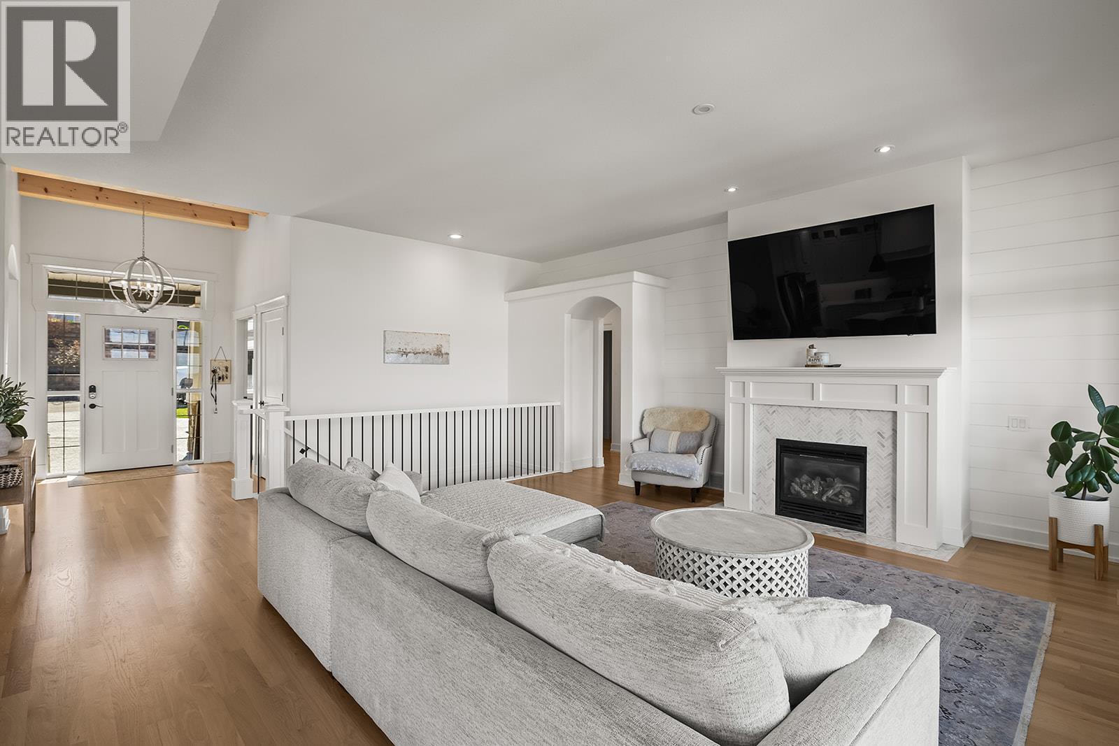 629 Almandine Court, Kelowna