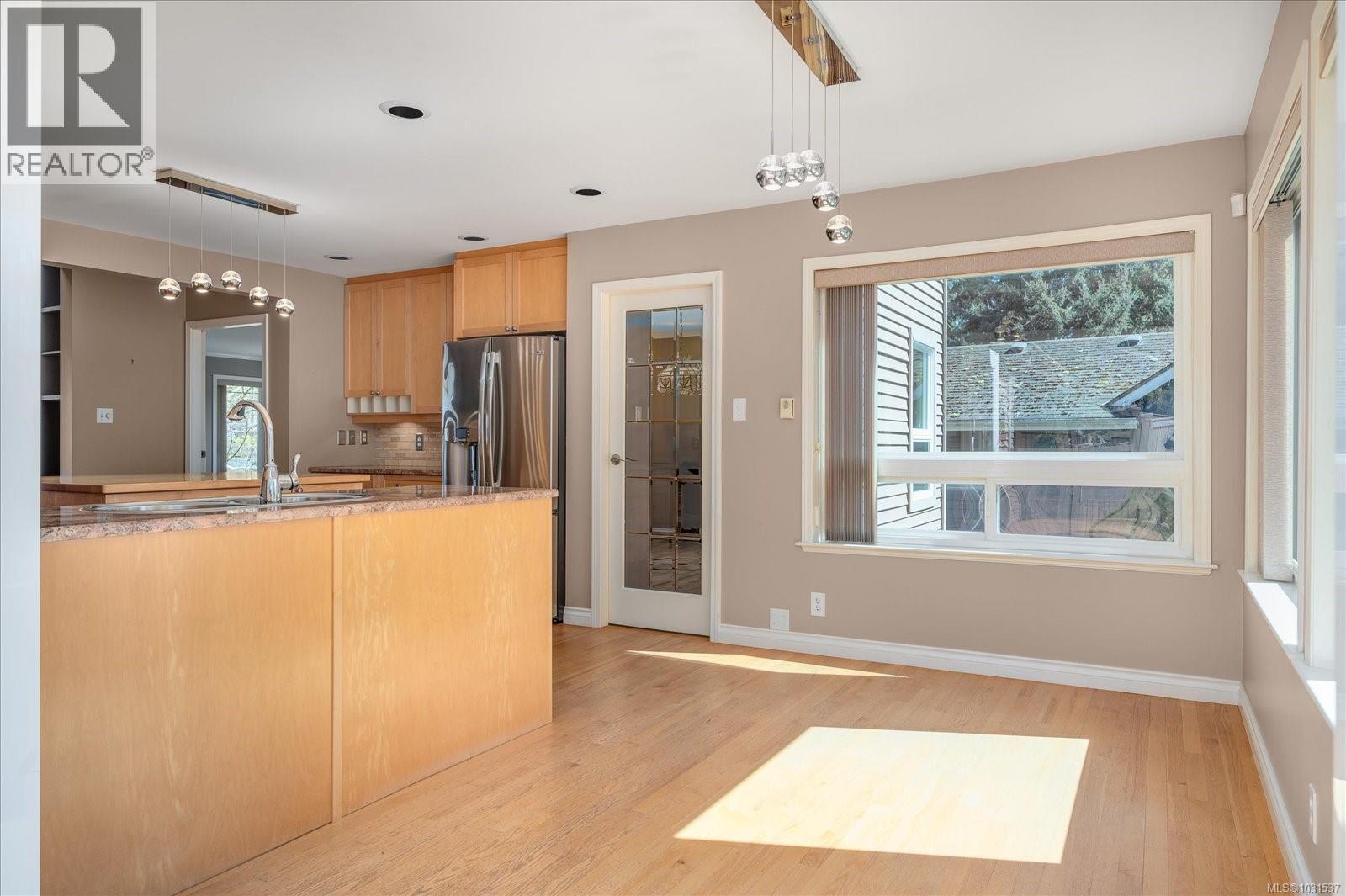 3628 GLEN OAKS DR - 13