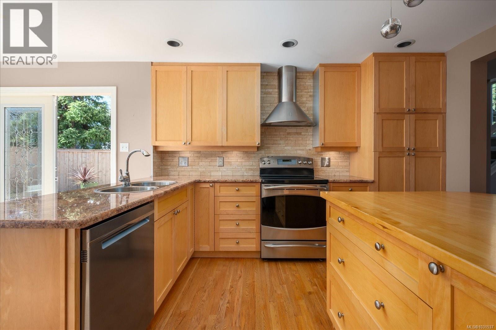 3628 GLEN OAKS DR - 17