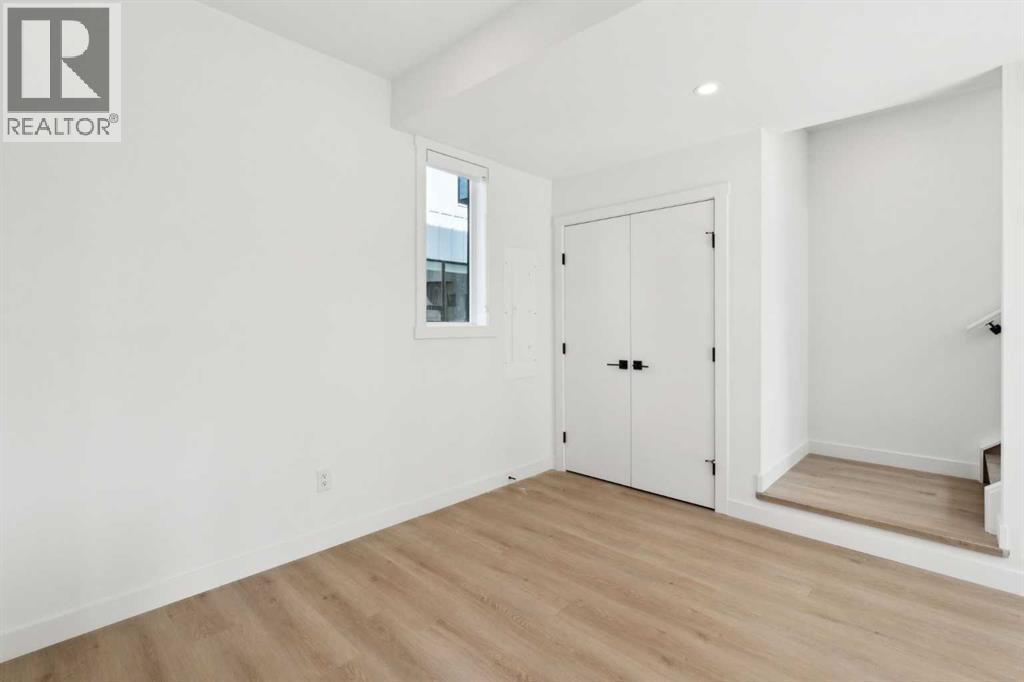 2831 36 STREET SW - 15