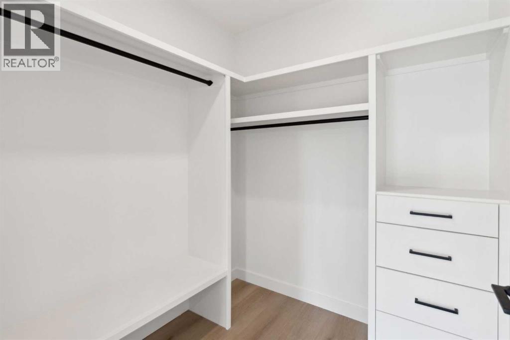 2831 36 STREET SW - 27