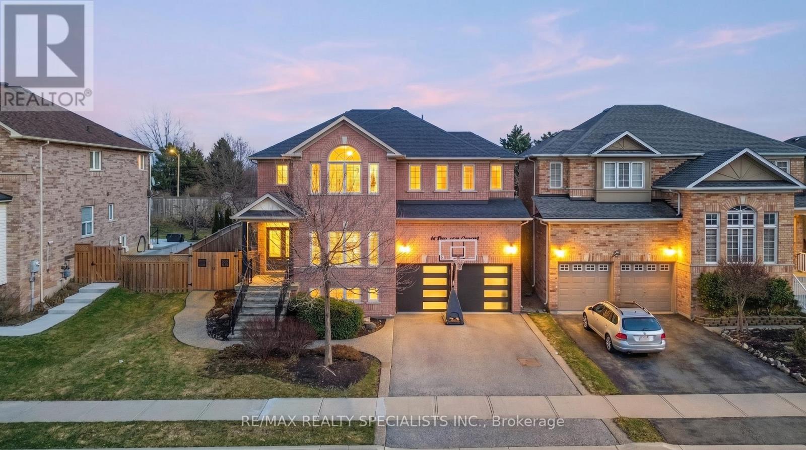 44 DUNVEGAN CRESCENT