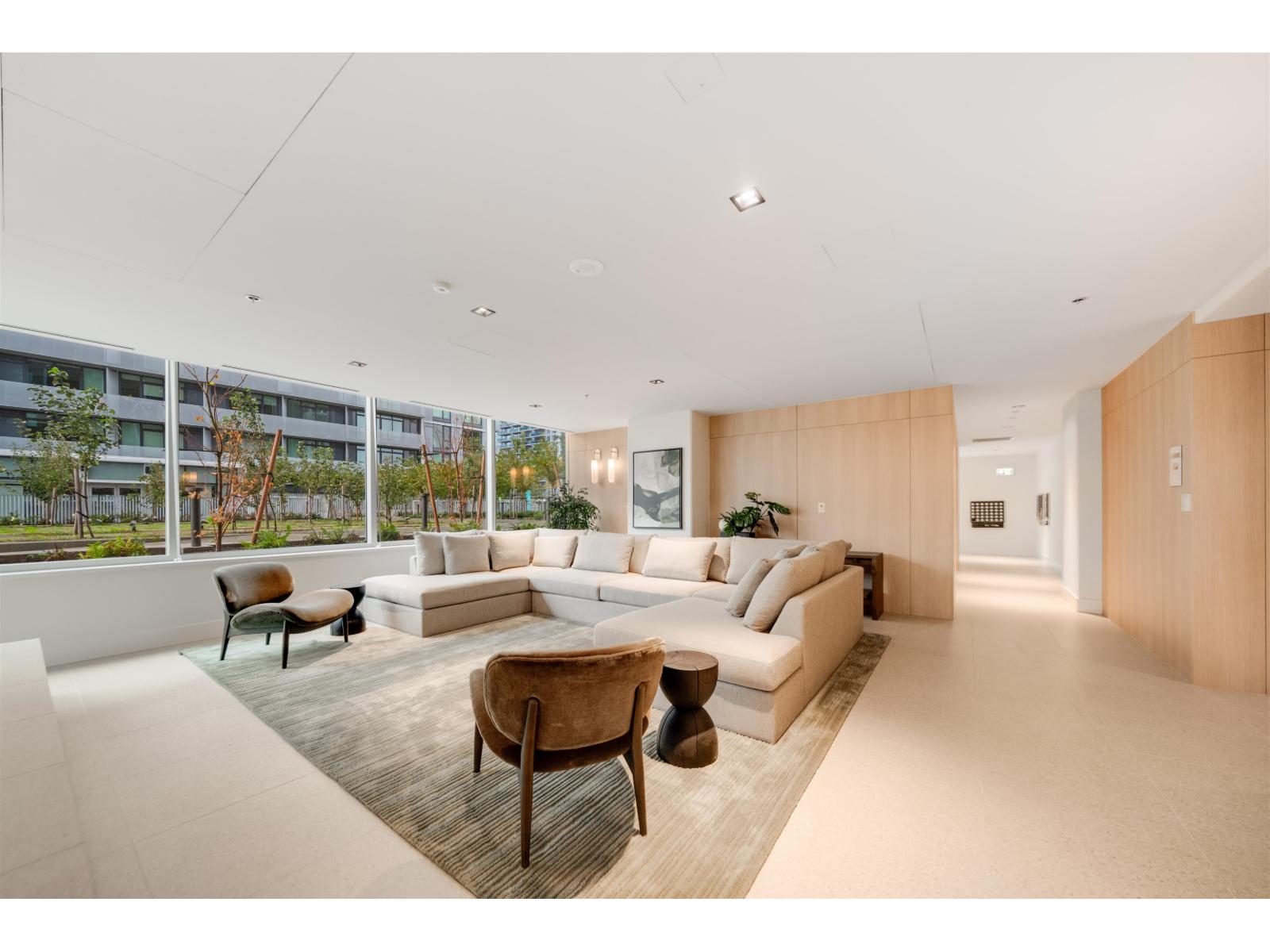 808 13573 98A AVENUE, Surrey