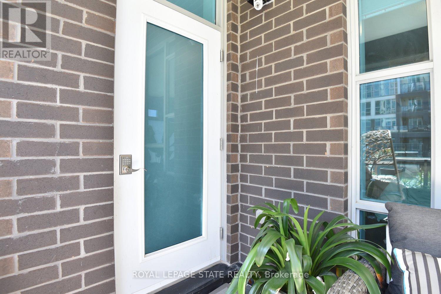 #145 16 CONCORD PLACE - 22