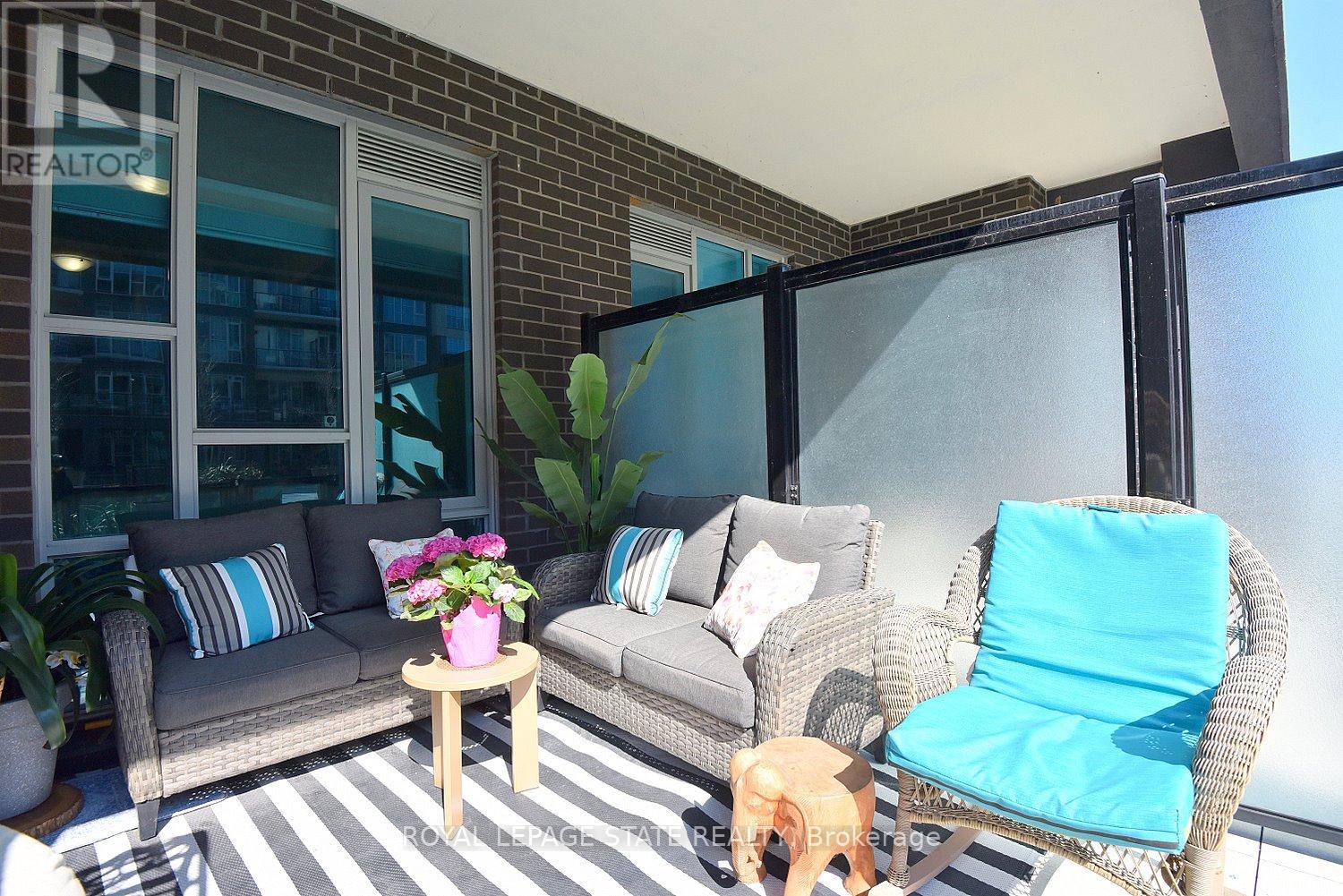 #145 16 CONCORD PLACE - 26