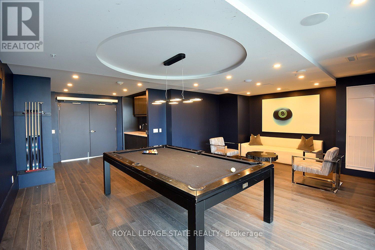 #145 16 CONCORD PLACE - 40
