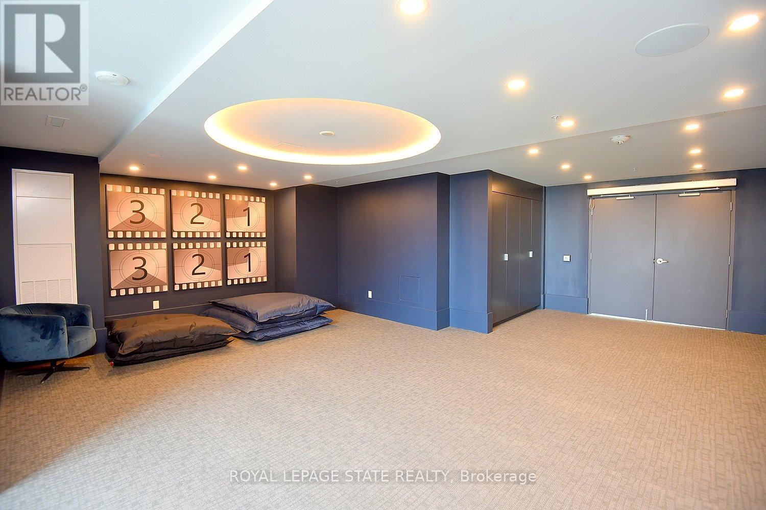 #145 16 CONCORD PLACE - 44