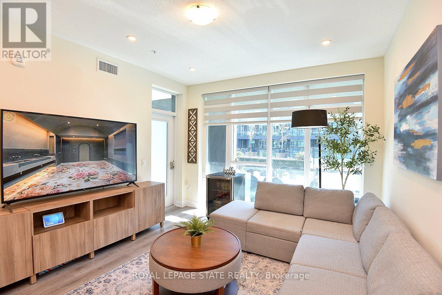 #145 16 CONCORD PLACE - 6