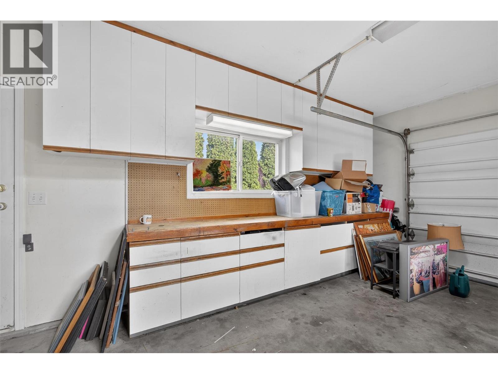 3026 Whispering Hills Drive, West Kelowna