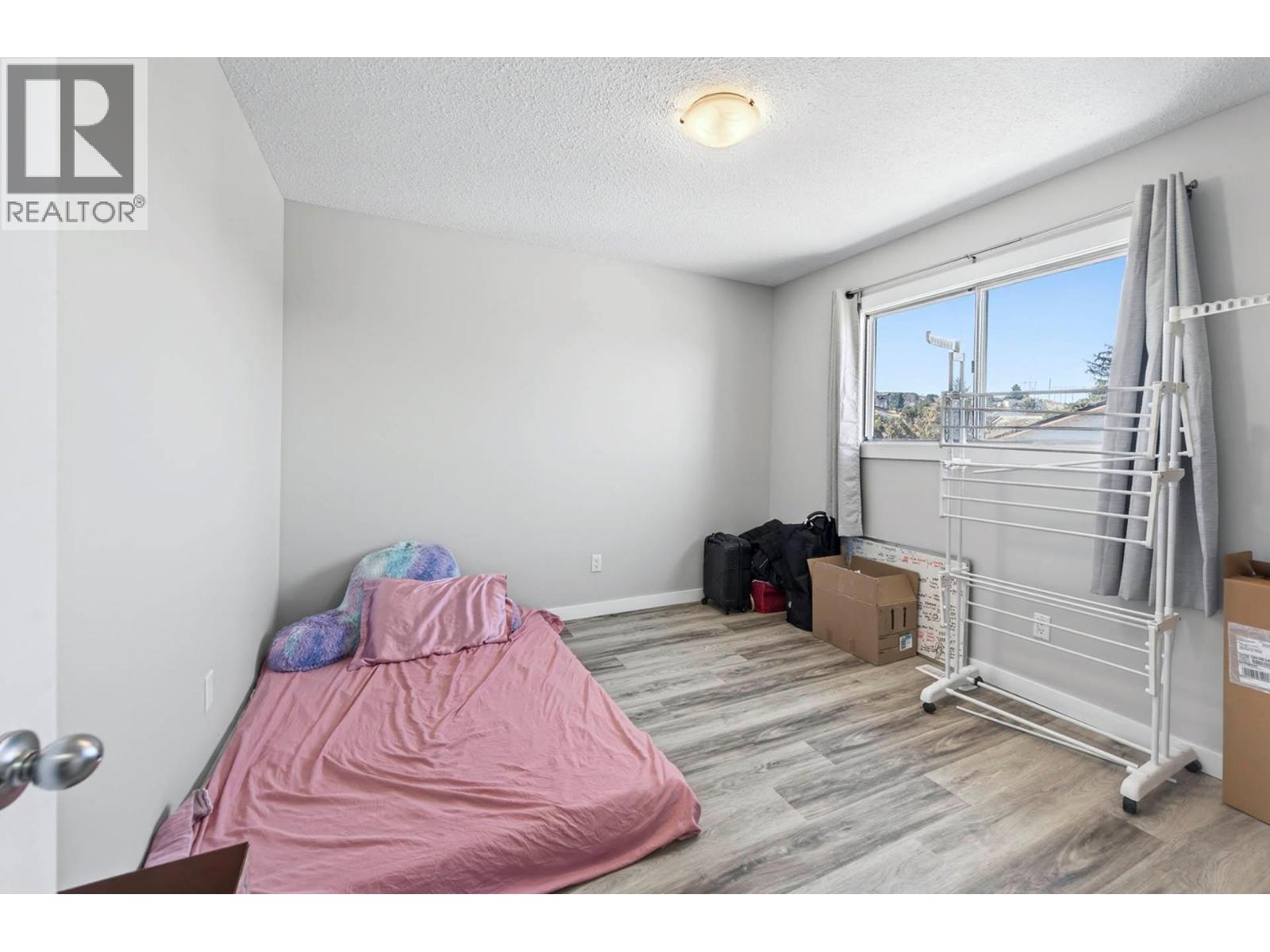 1676 SELWYN ROAD - 14