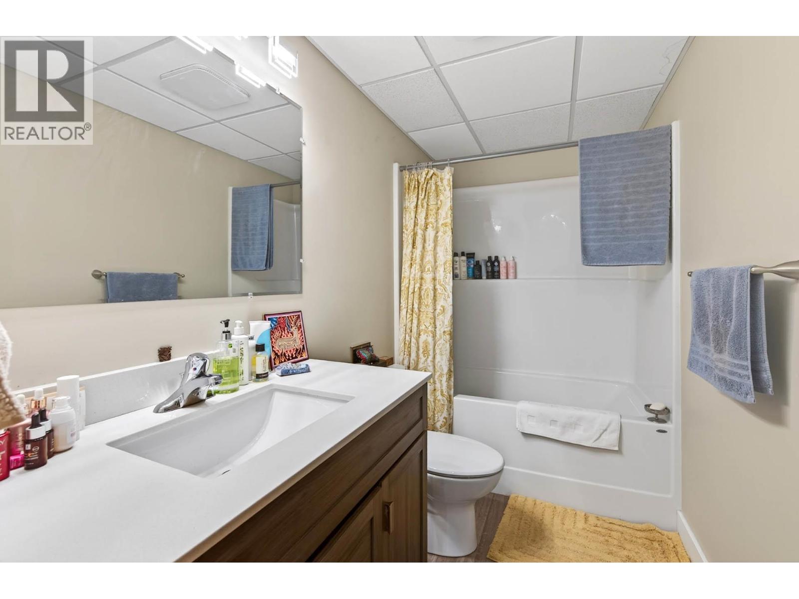 1676 SELWYN ROAD - 27