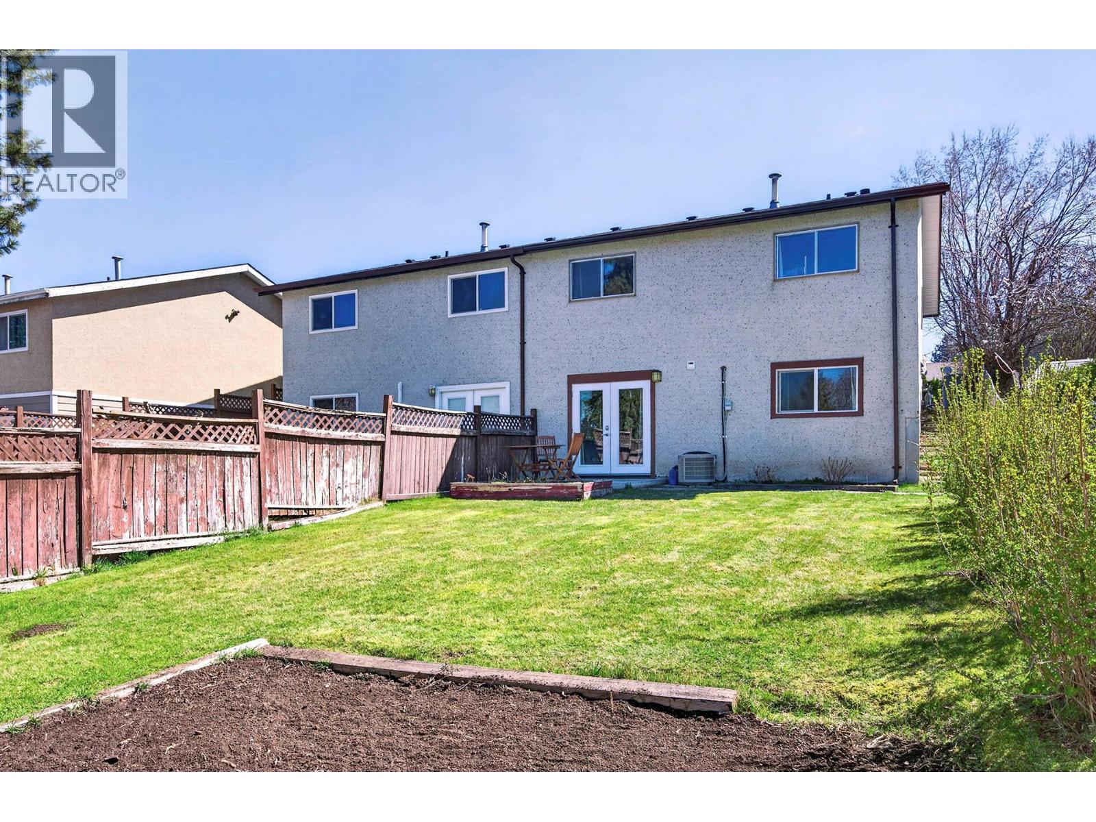 1676 SELWYN ROAD - 30