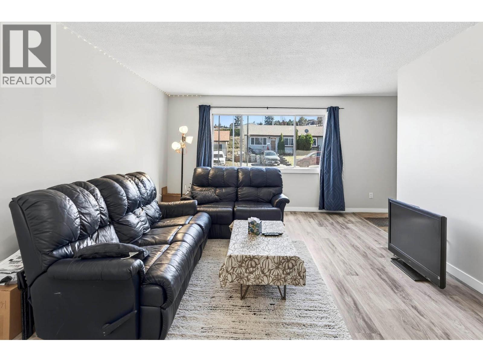 1676 SELWYN ROAD - 4