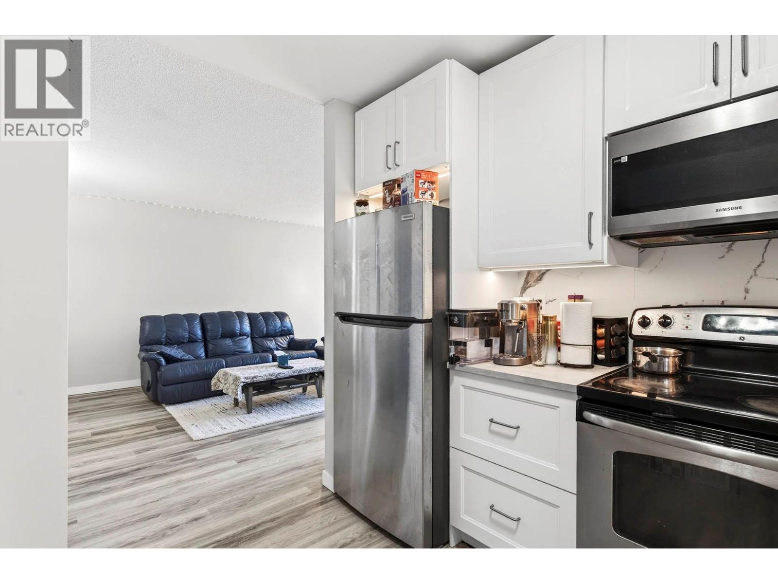 1676 SELWYN ROAD - 6