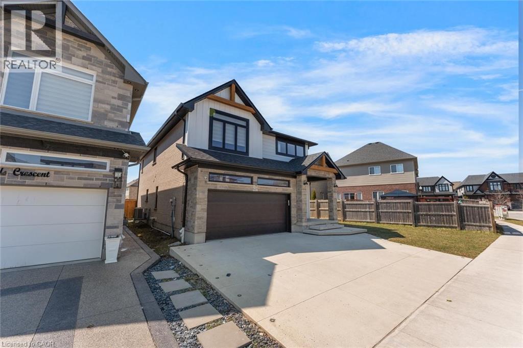 629 DOONWOODS CRESCENT - 2