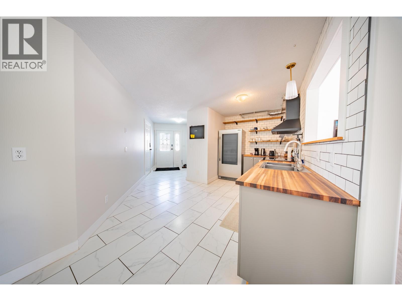 9917 115 AVENUE - Image 3