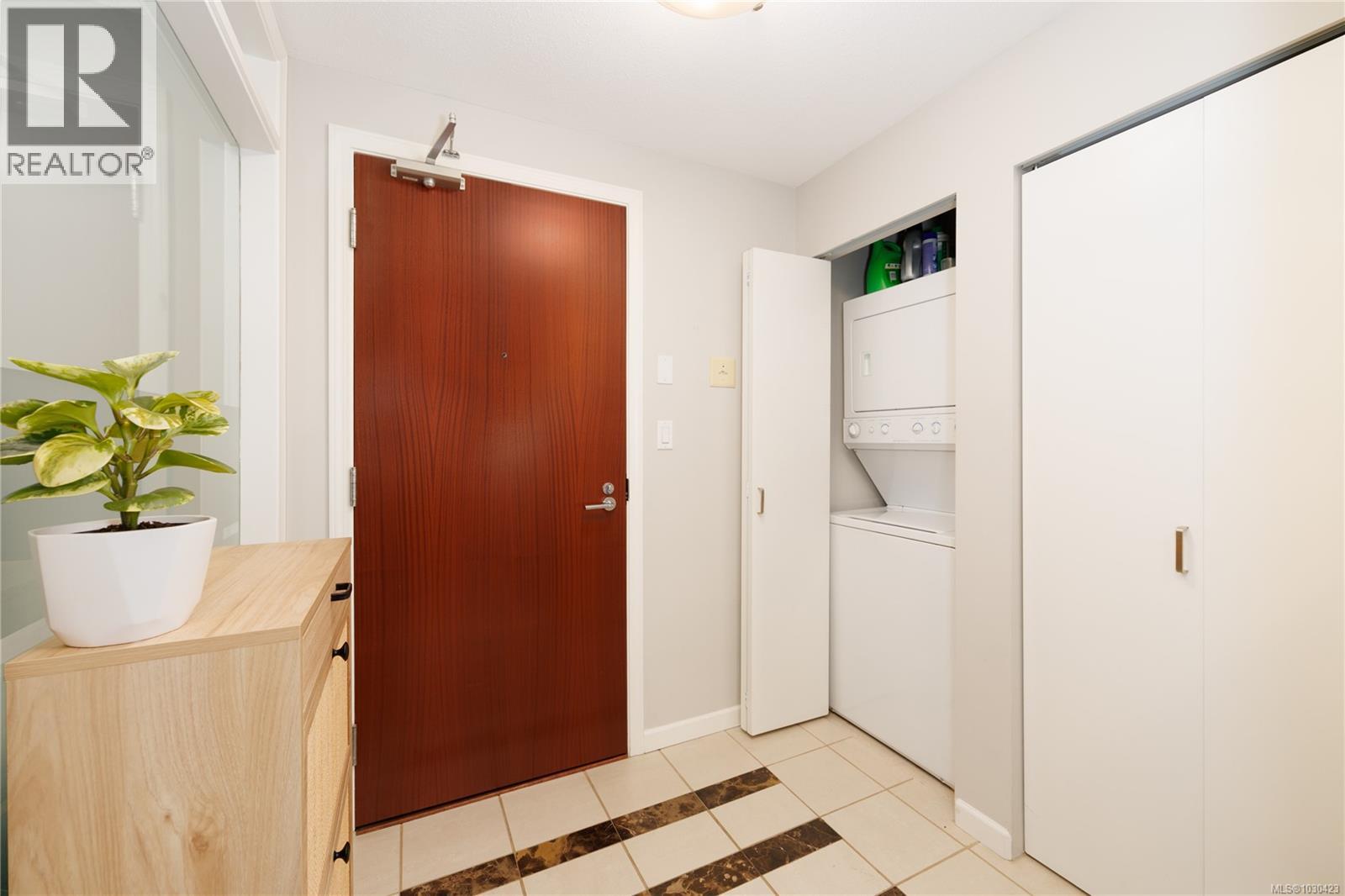 1001 160 Wilson Street, Victoria