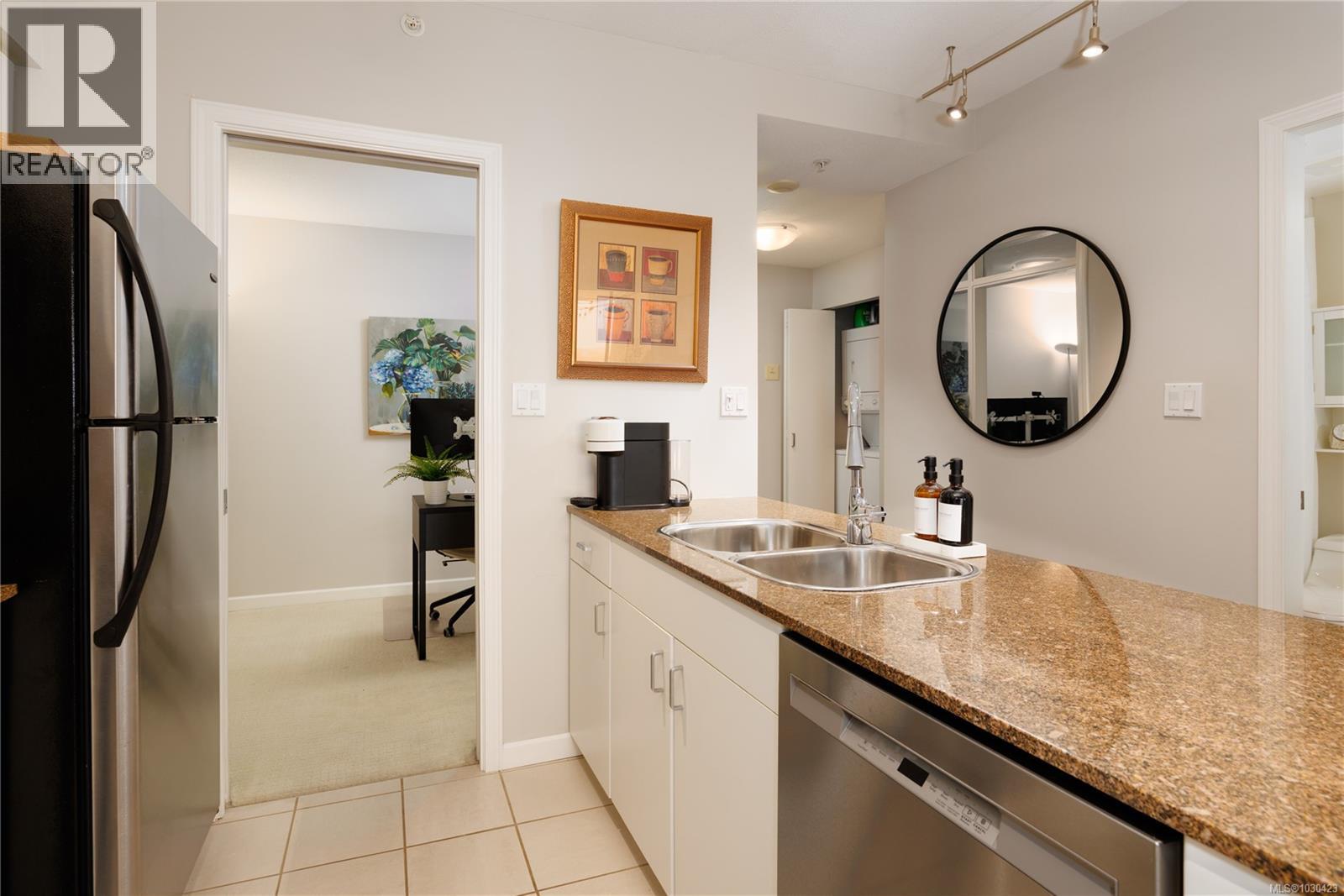 1001 160 Wilson Street, Victoria