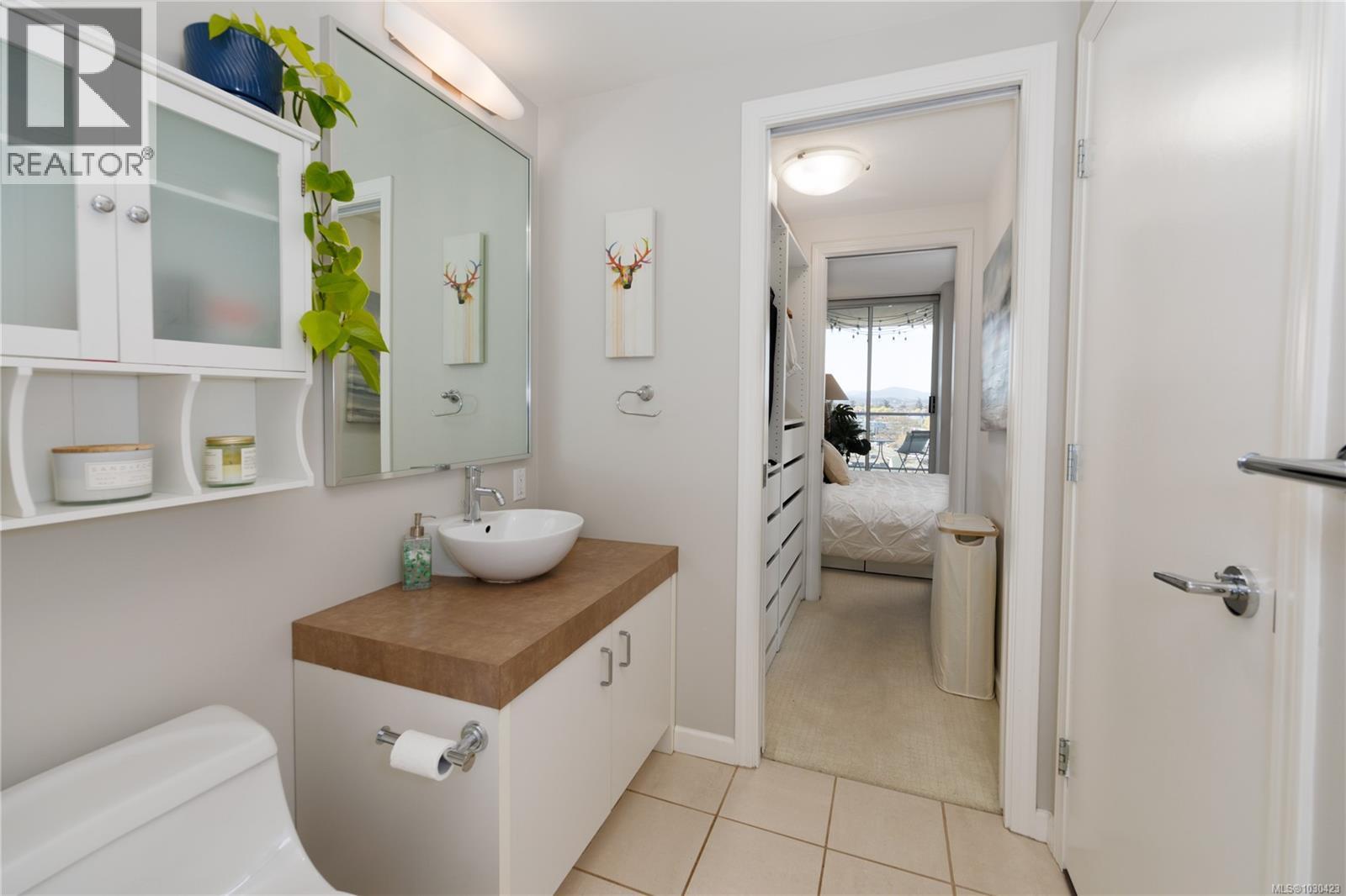 1001 160 Wilson Street, Victoria