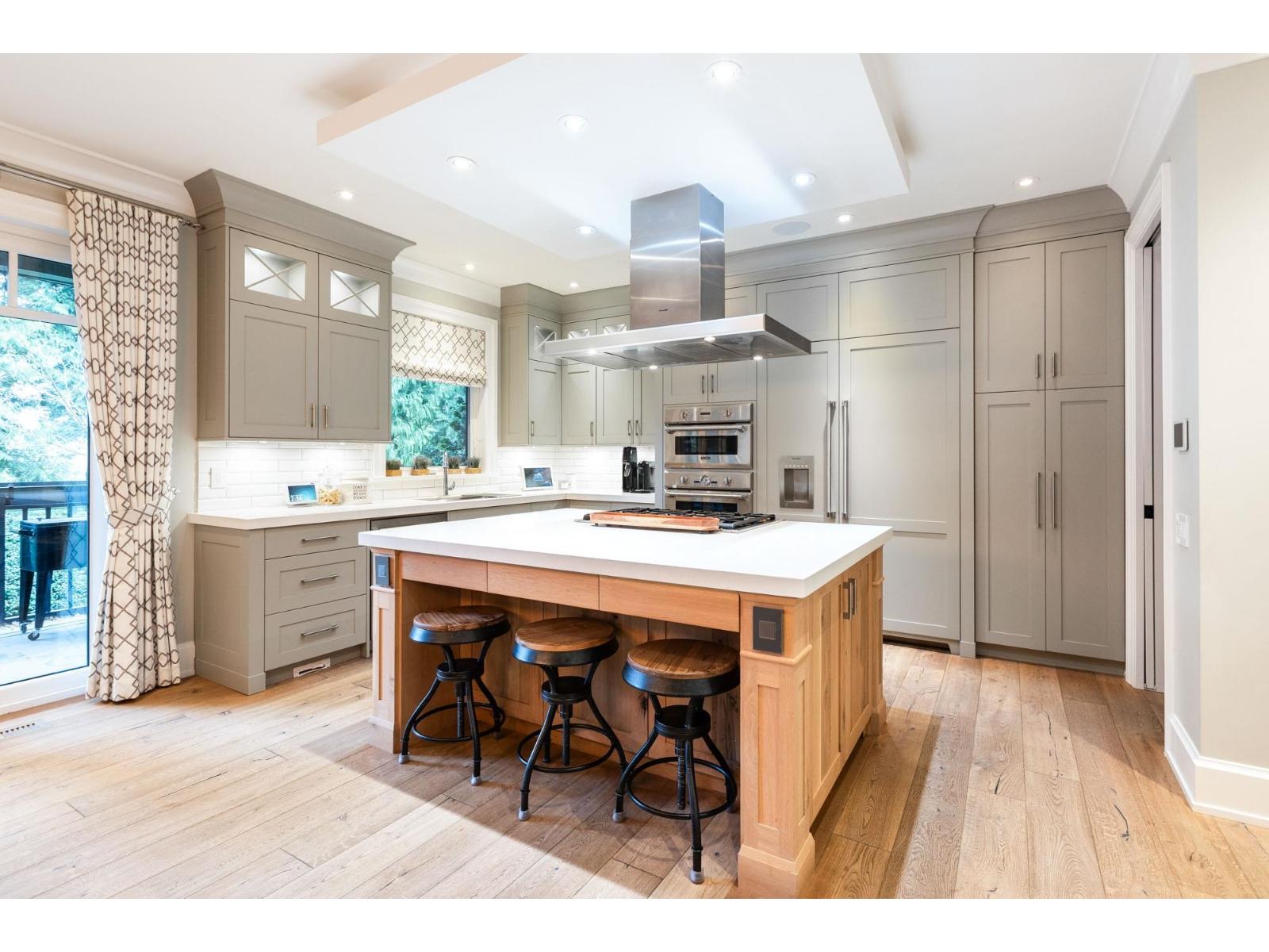 2615 DOGWOOD DRIVE, Surrey