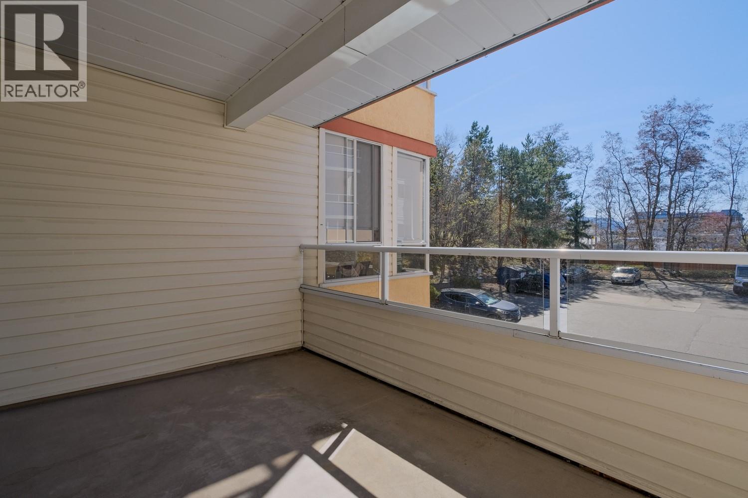 #211 130 ABBOTT STREET - 25