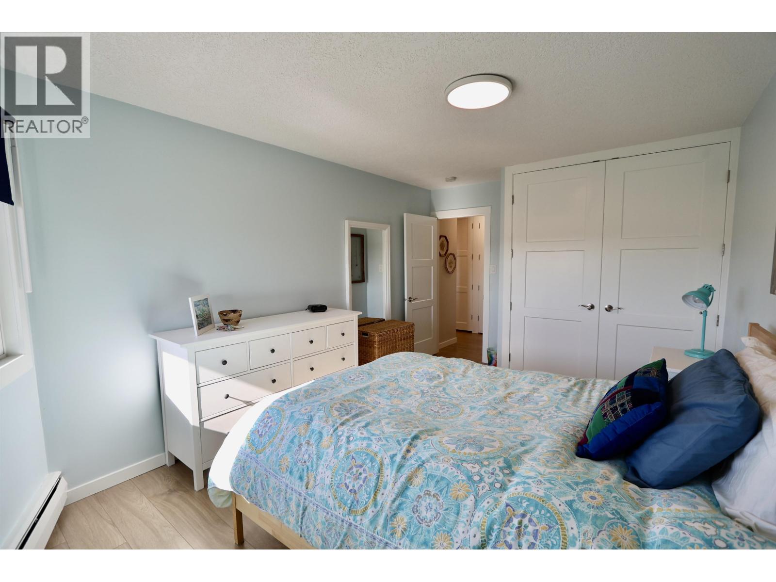 #202 4288 15TH AVENUE - 16