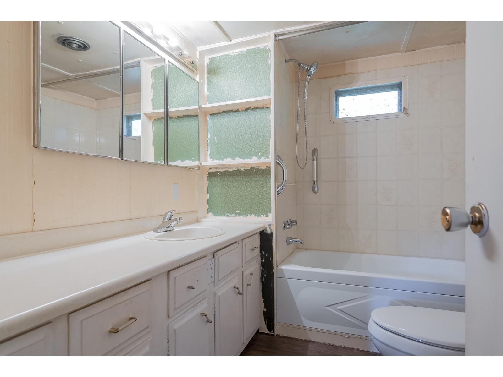 33 20071 24 AVENUE, Langley