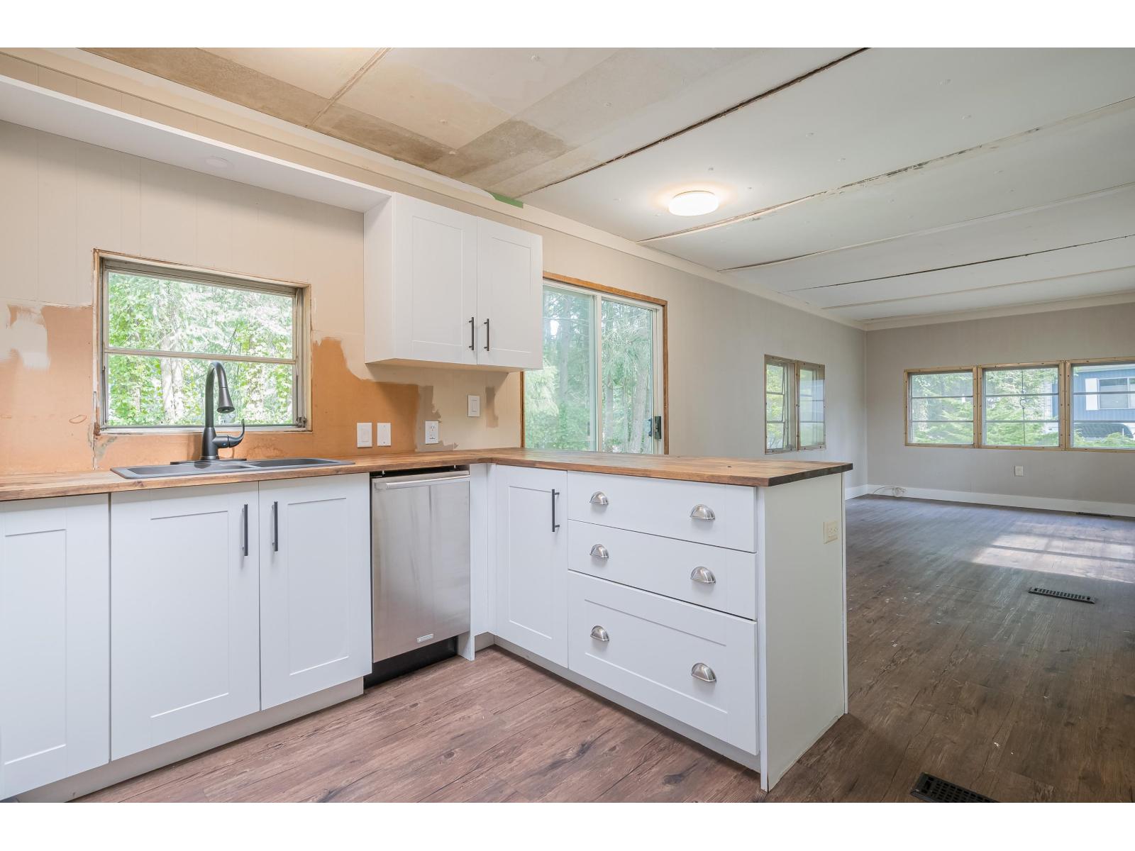 33 20071 24 AVENUE, Langley