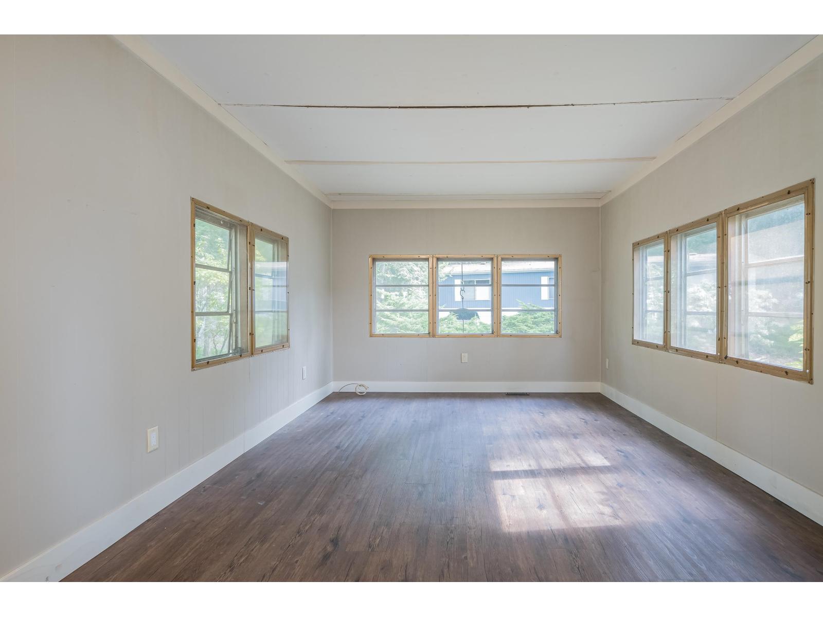 33 20071 24 AVENUE, Langley