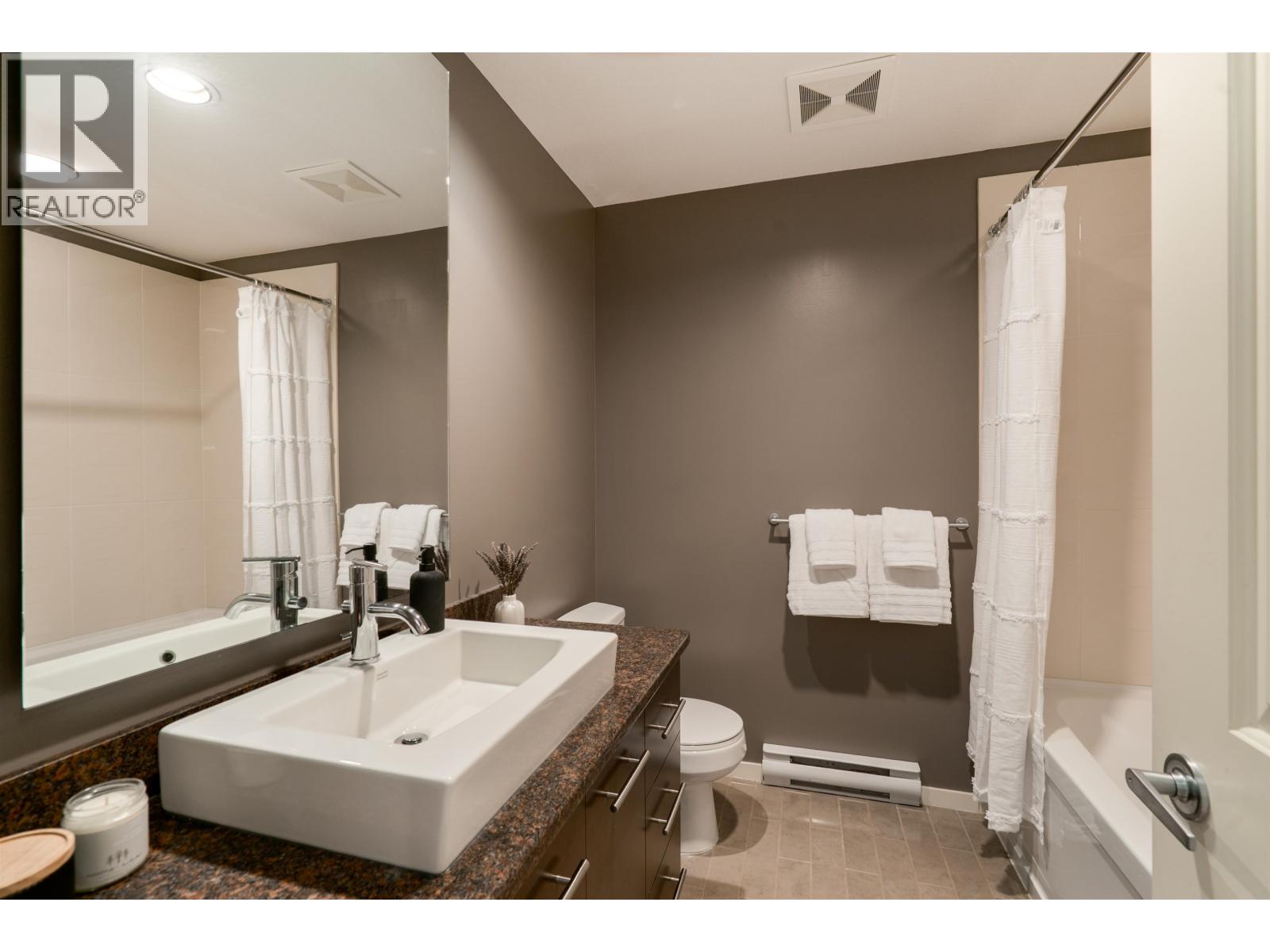 32 550 BROWNING PLACE, North Vancouver