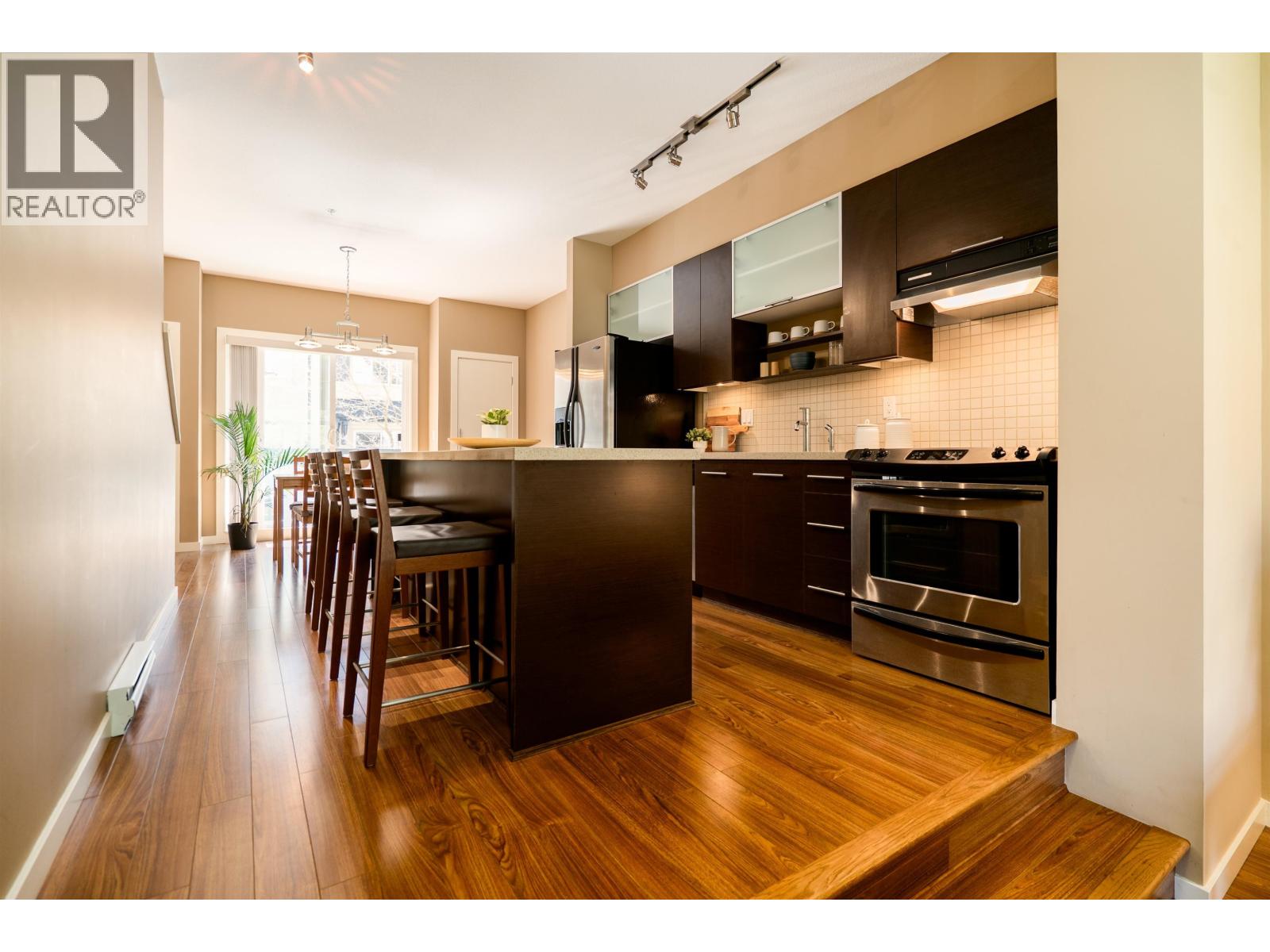 32 550 BROWNING PLACE, North Vancouver