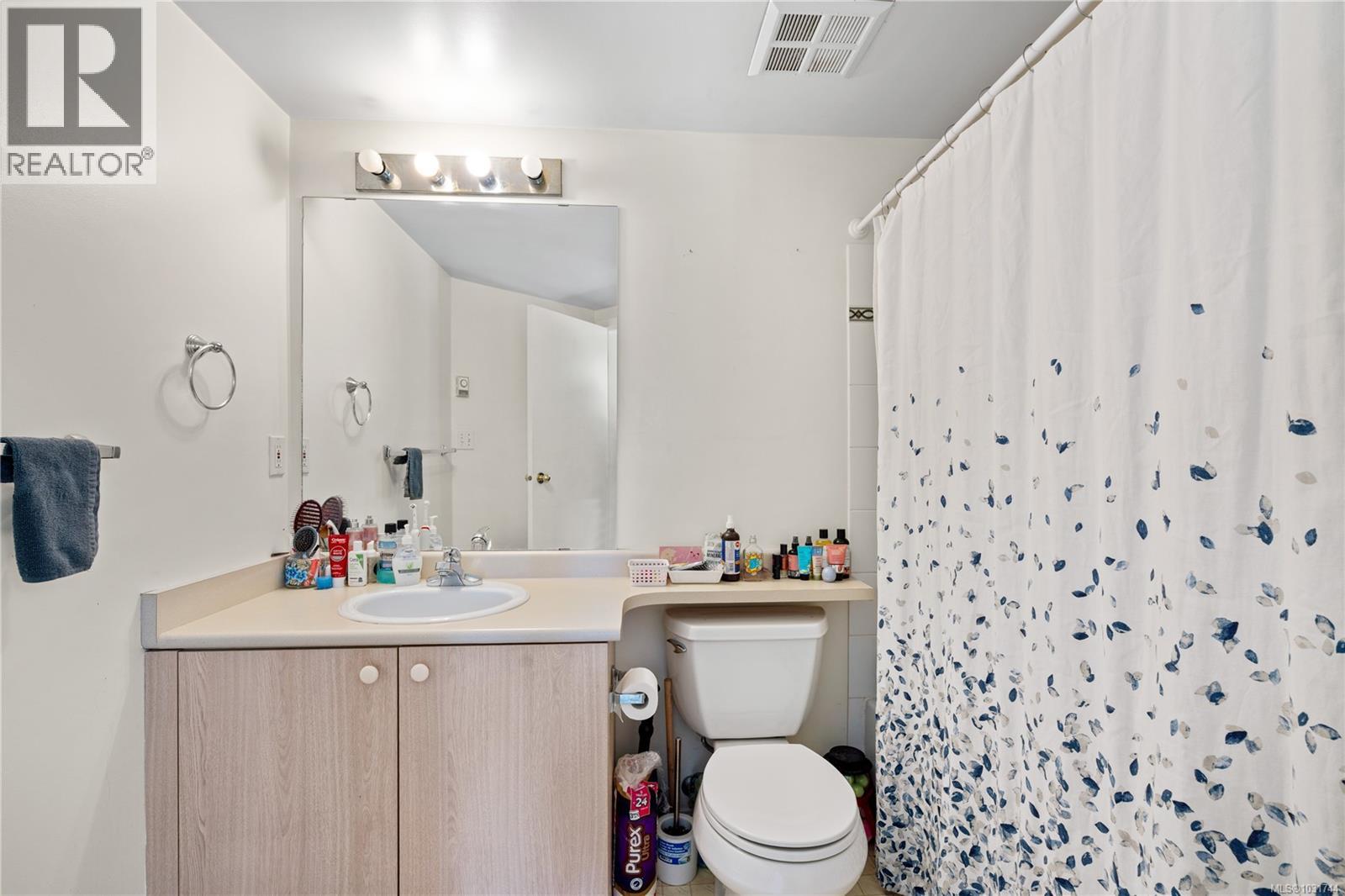 #312 2560 WARK ST - 15