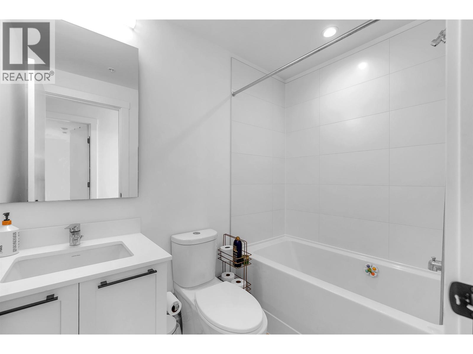 604 8750 UNIVERSITY CRESCENT, Burnaby