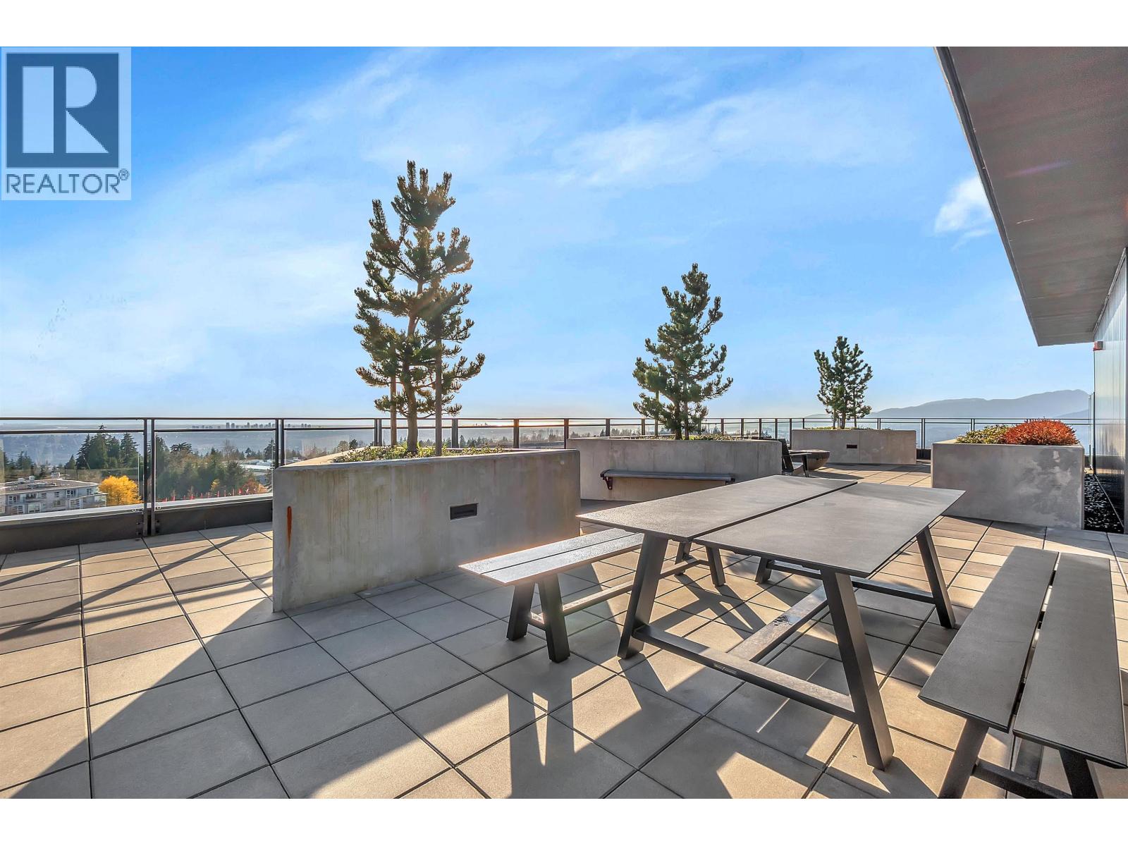 604 8750 UNIVERSITY CRESCENT, Burnaby